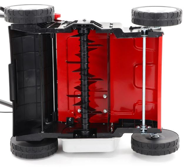 Vertikutátor a provzdušňovač trávníku