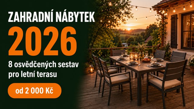 Letní večerní posezení na terase u rozkládacího stolu zahradního nábytku Fieldmann 2026 — rodina, řetěz lampiček, zlatá hodina