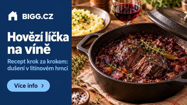 Hovězí líčka na červeném víně v litinovém hrnci s bramborovou kaší