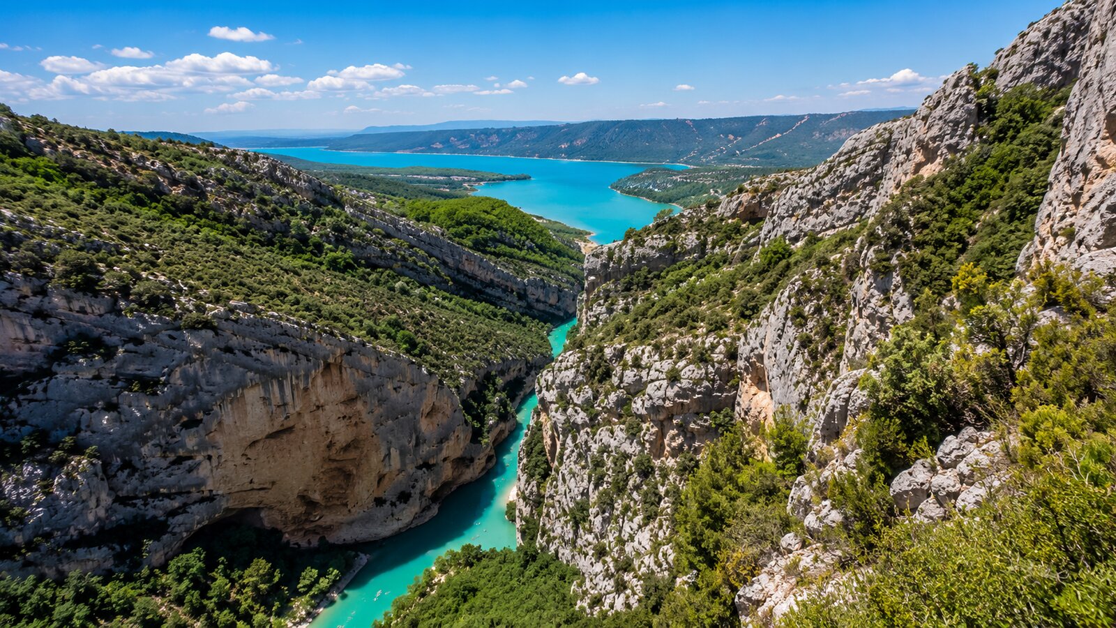 Kaňon Verdon a tyrkysové jezero Sainte-Croix